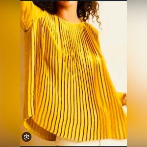 Banana Republic Women’s Tall Pleated Satin Gold Ochre Blouse. Size L. SKU 303